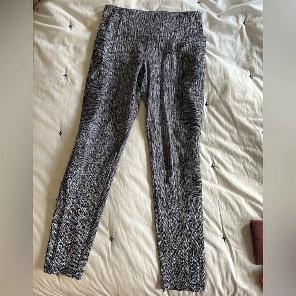 Athleta Delaney textured Moto tight. Size SP